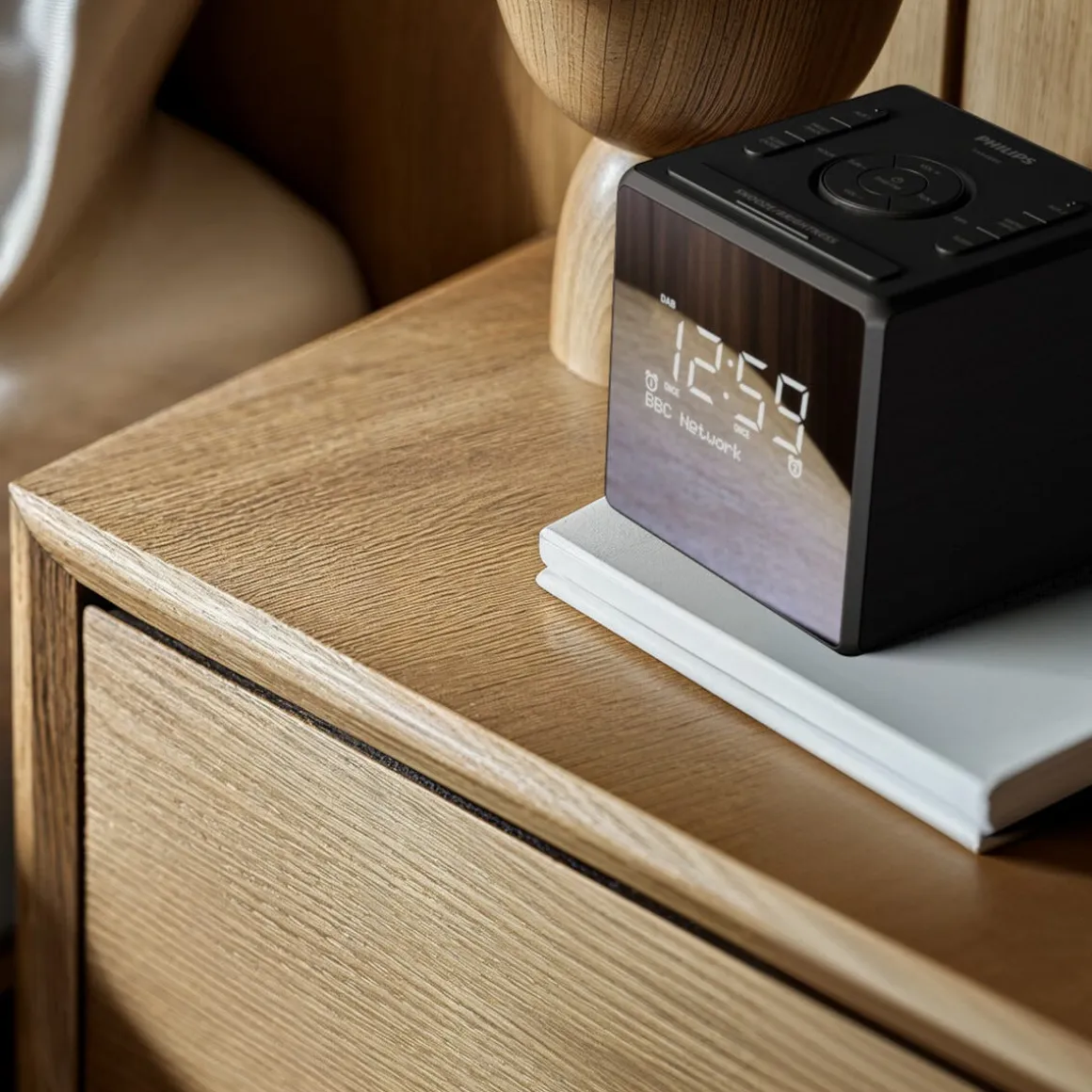 Philips R4600 klockradio med DAB+ och USB-C