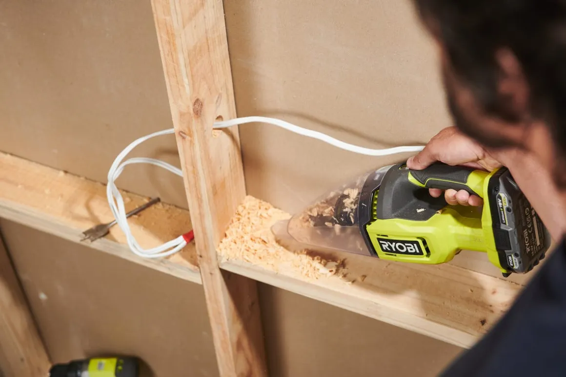 Ryobi handdammsugare One+ 18 V RHV18-0, batteridriven