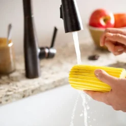 Scrub Daddy Damp Duster rengöringssvamp