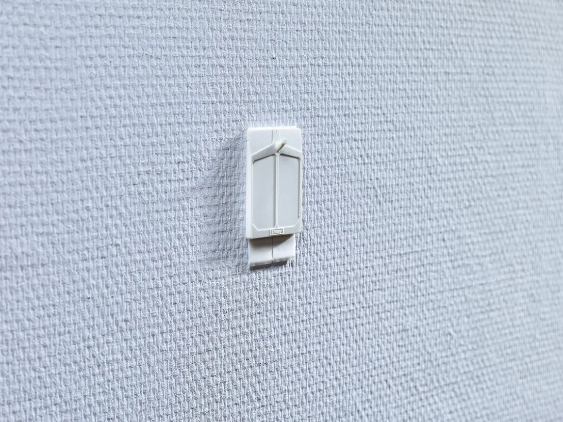 Självhäftande spikar Tesa, 2-pack